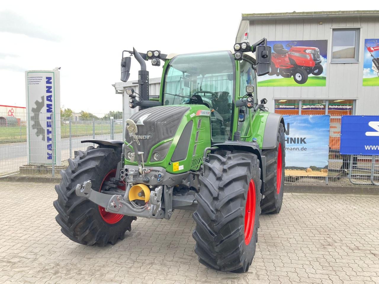 Traktor des Typs Fendt 516 S4 Vario Power, Gebrauchtmaschine in Stuhr (Bild 1)