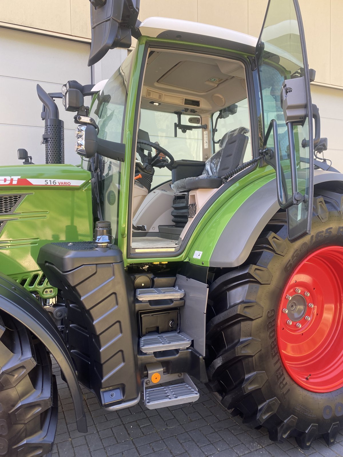 Traktor des Typs Fendt 516 Vario Gen.3 PROFI+ Profiplus mit RTK, Infotainment, Garantie, Finanzierung/Miete möglich, Gebrauchtmaschine in Weigendorf (Bild 3)