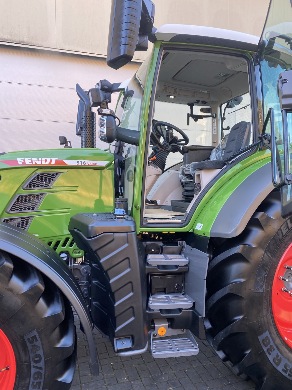 Traktor типа Fendt 516 Vario Gen.3 Profi+ Setting2 mit RTK, Infotainment, 158 Ltr., Gebrauchtmaschine в Weigendorf (Фотография 7)