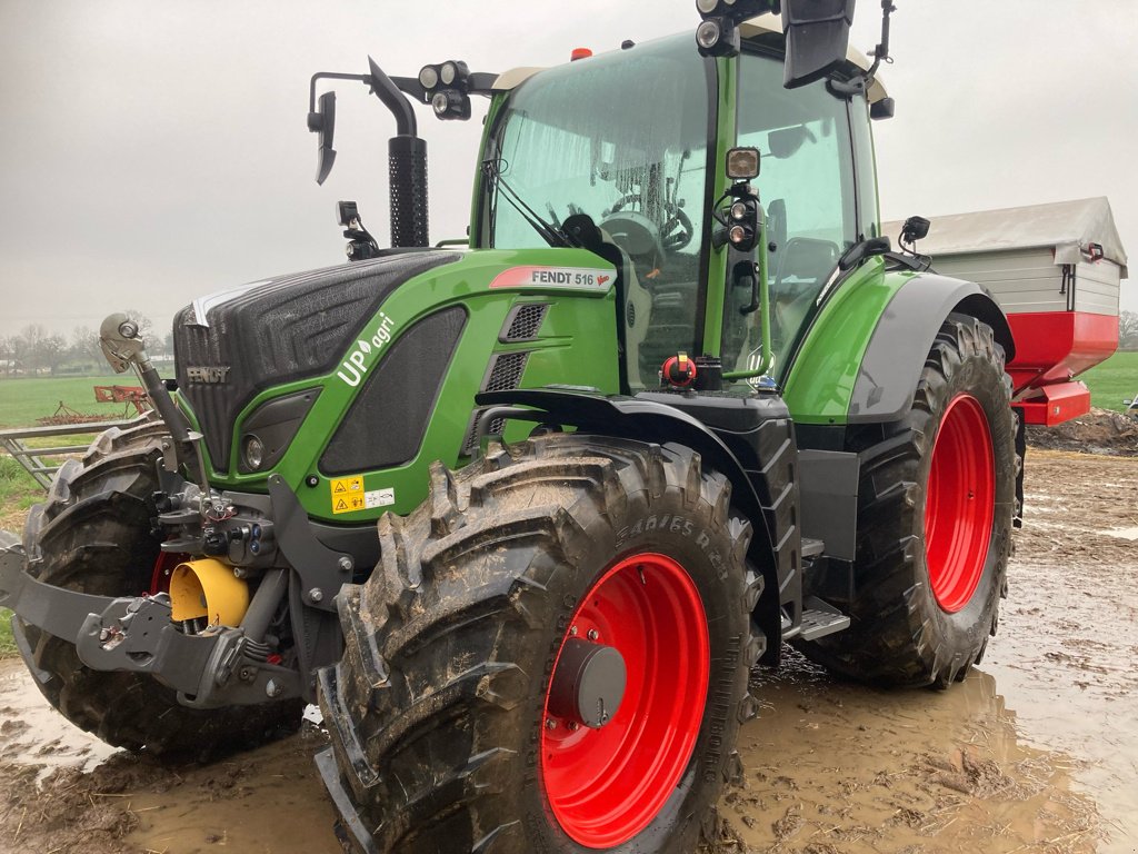 Traktor des Typs Fendt 516 VARIO POWER +, Gebrauchtmaschine in MONTLUCON (Bild 1)