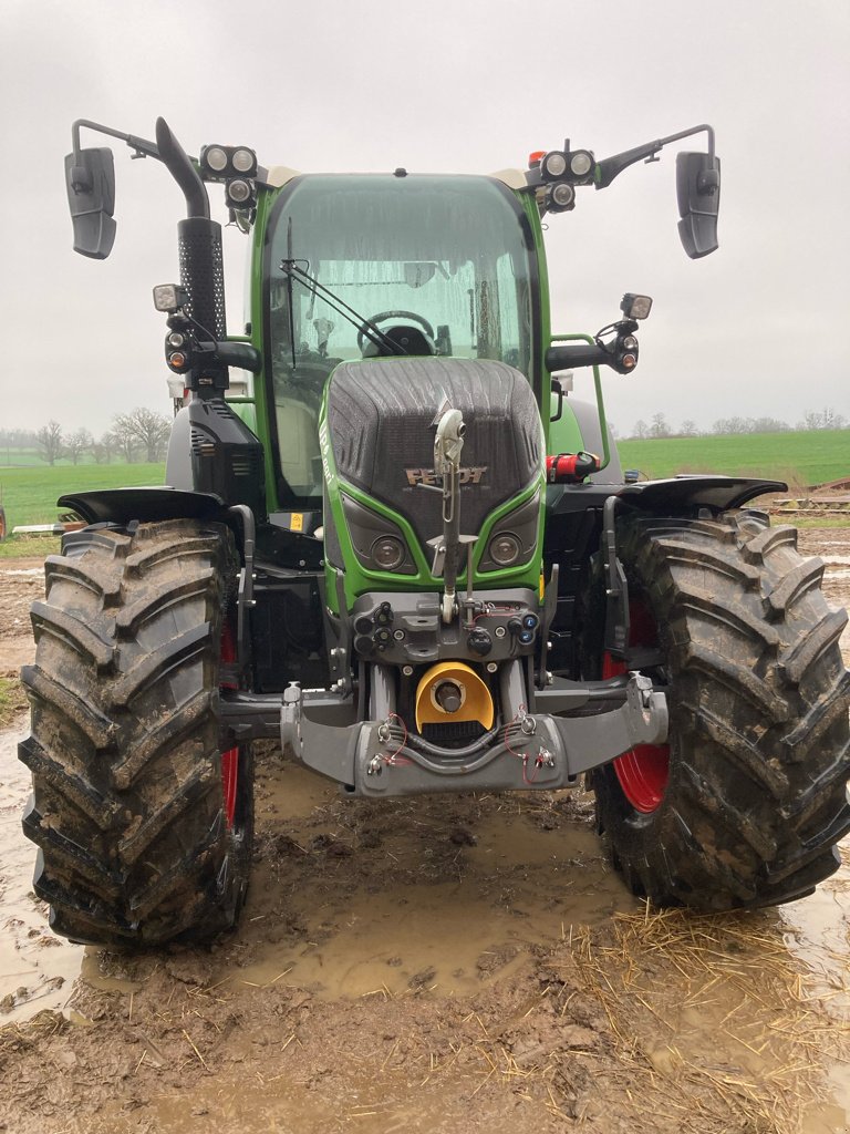 Traktor typu Fendt 516 VARIO POWER +, Gebrauchtmaschine w MONTLUCON (Zdjęcie 2)