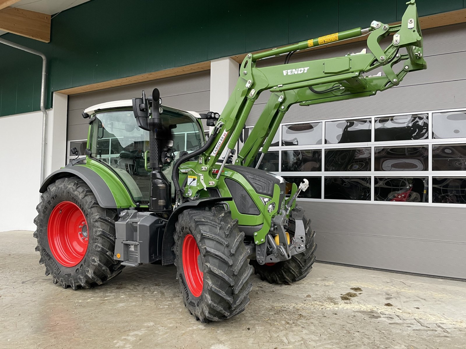 Traktor des Typs Fendt 516 Vario PowerPlus, Gebrauchtmaschine in Unterdietfurt  (Bild 2)