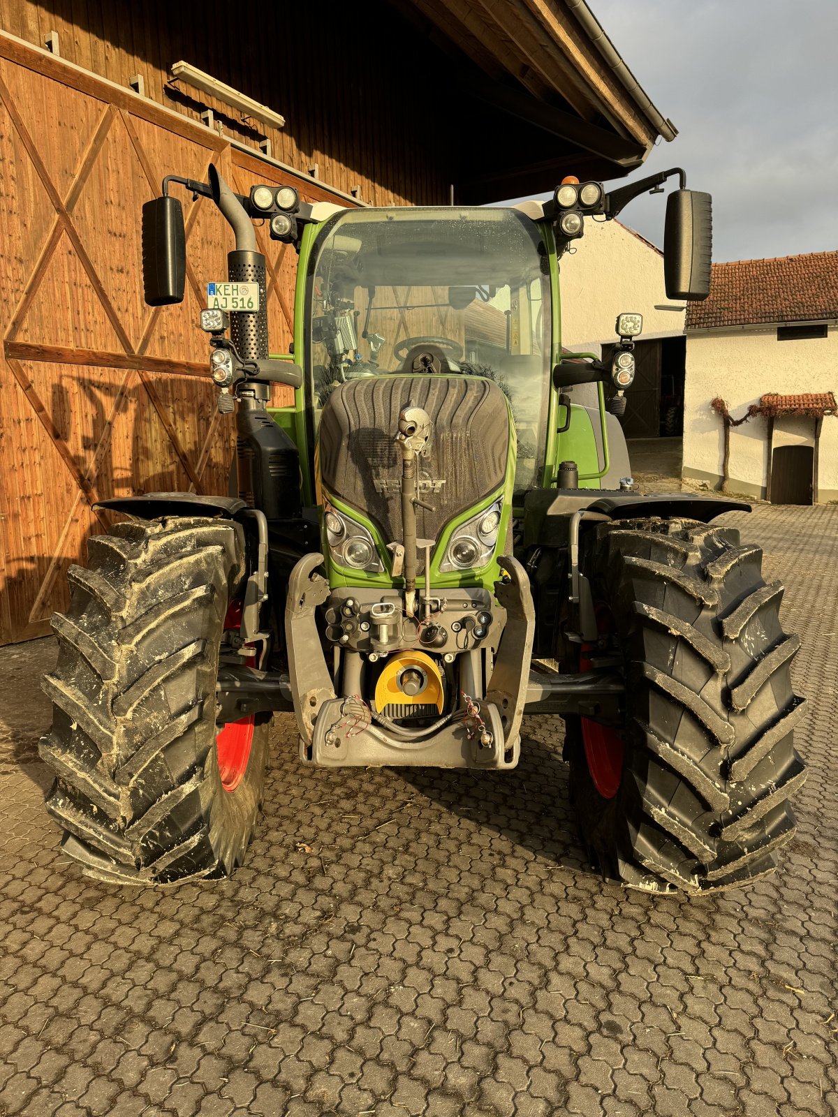 Traktor des Typs Fendt 516 Vario Profi Plus S4, Gebrauchtmaschine in Kelheim (Bild 2)