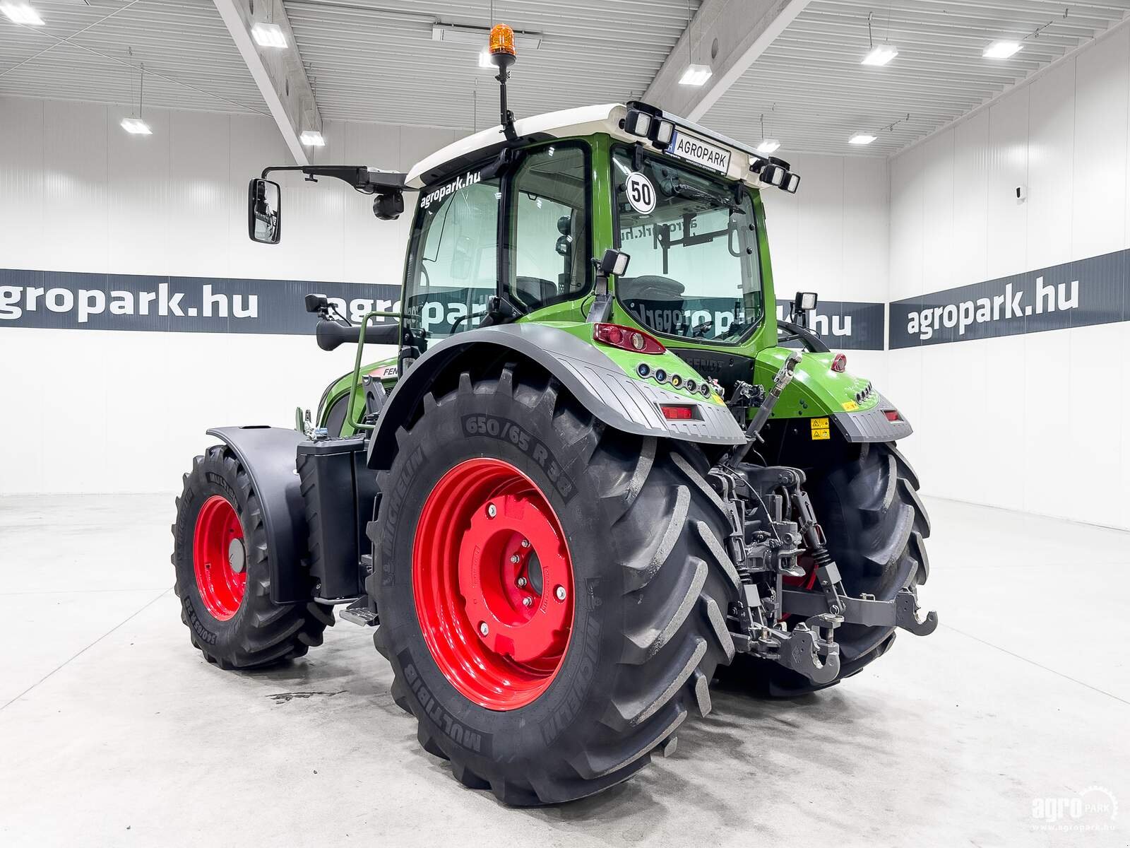 Traktor van het type Fendt 516 Vario Profi, Gebrauchtmaschine in Csengele (Foto 4)