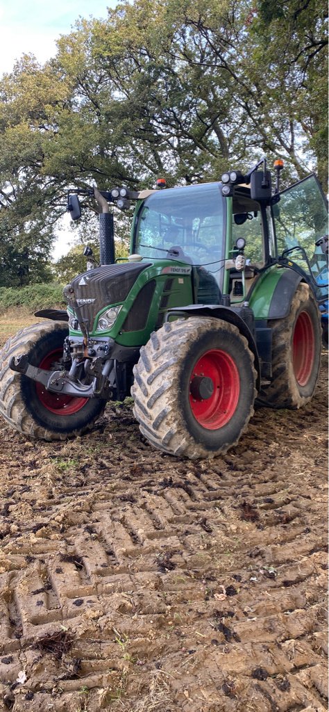 Traktor des Typs Fendt 516 VARIO PROFI, Gebrauchtmaschine in UZERCHE (Bild 2)