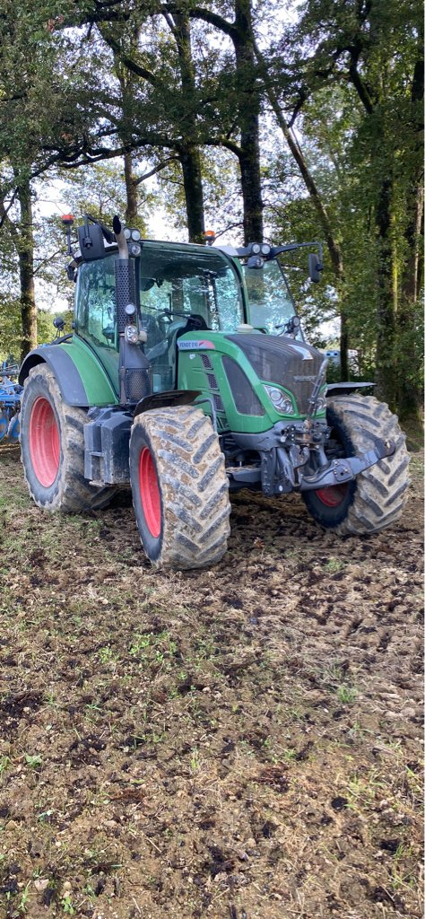 Traktor des Typs Fendt 516 VARIO PROFI, Gebrauchtmaschine in UZERCHE (Bild 1)