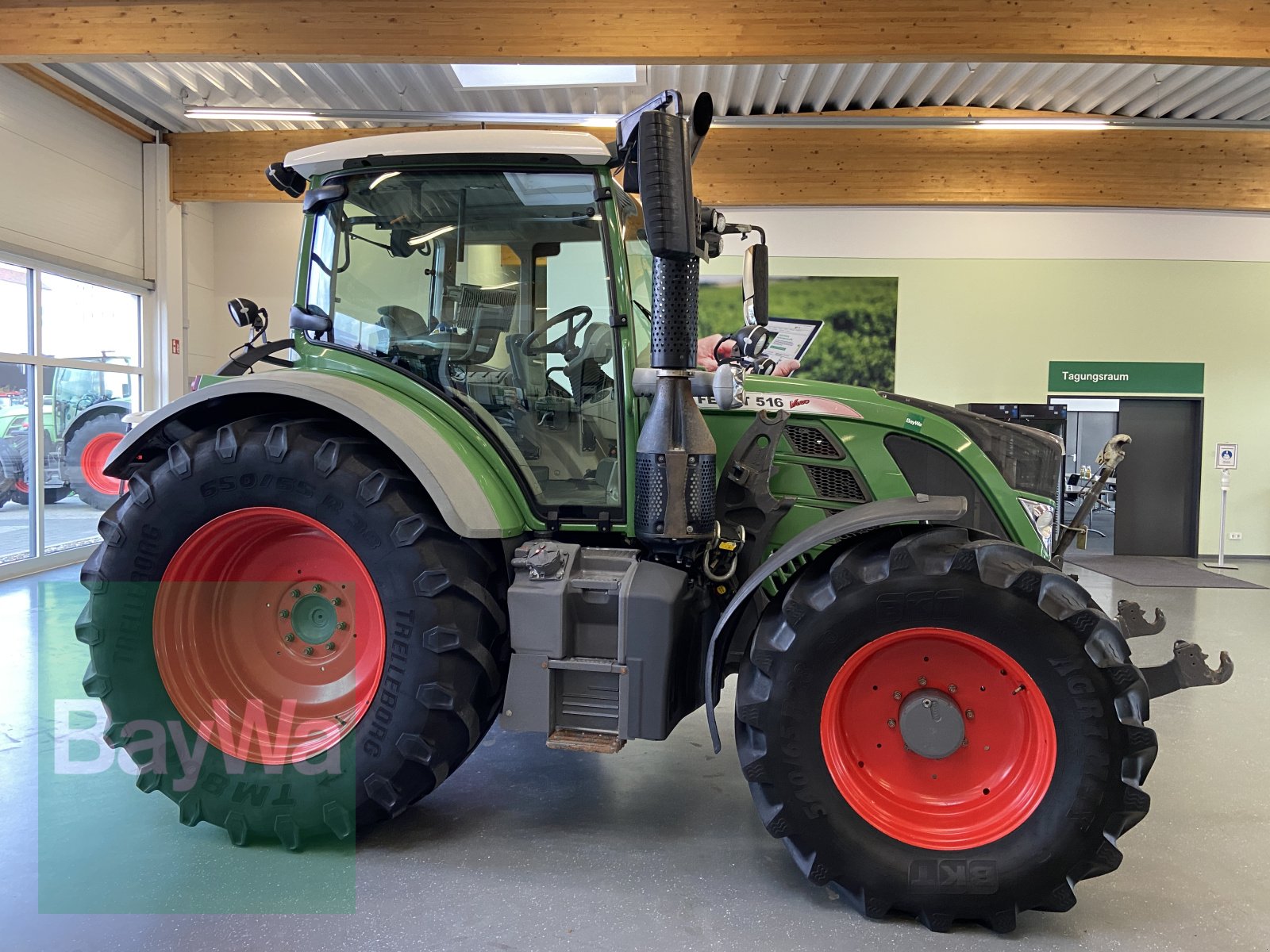 Traktor van het type Fendt 516 Vario ProfiPlus, Gebrauchtmaschine in Bamberg (Foto 2)