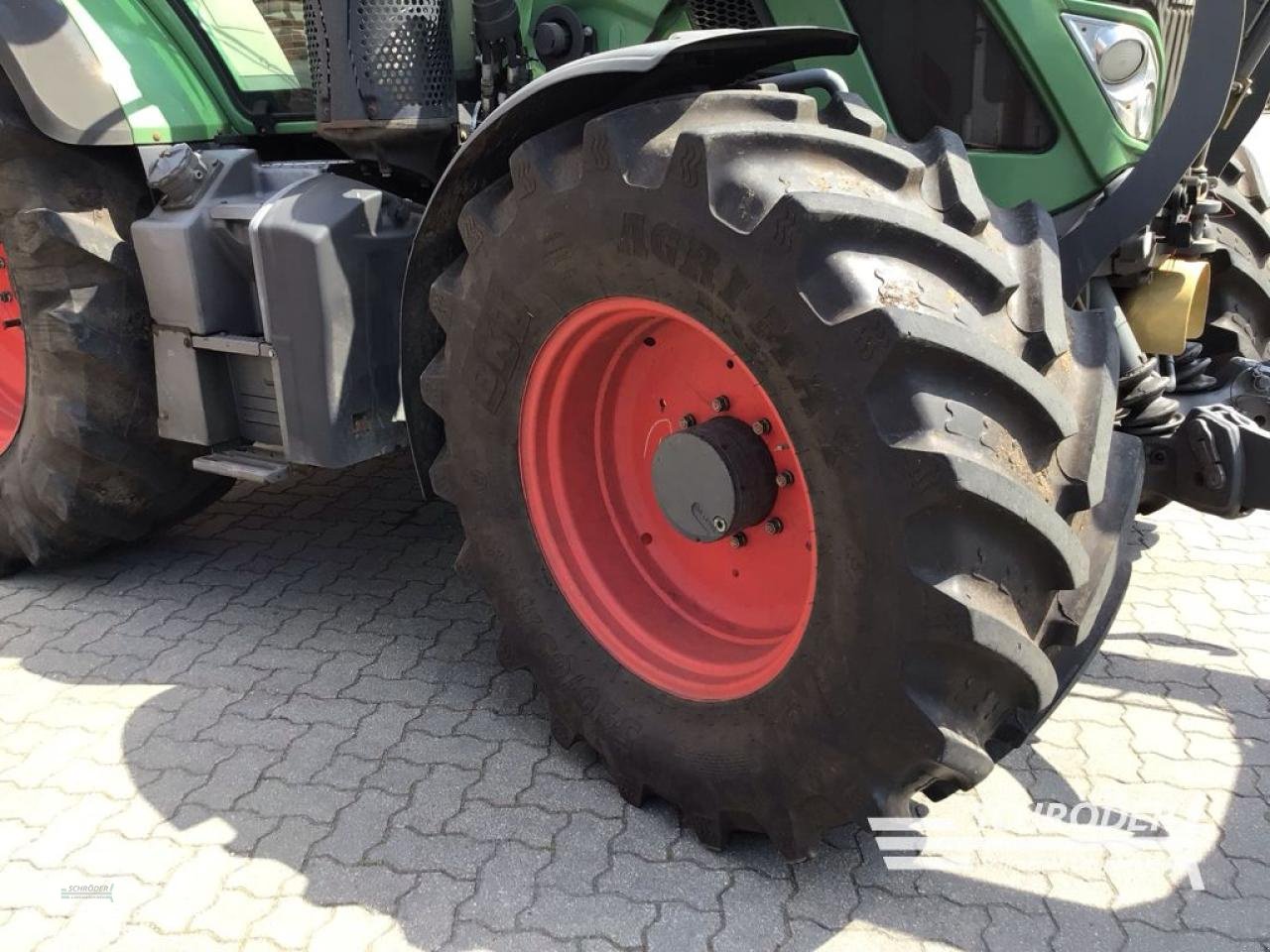 Traktor des Typs Fendt 516 VARIO SCR PROFI, Gebrauchtmaschine in Friedland (Bild 4)