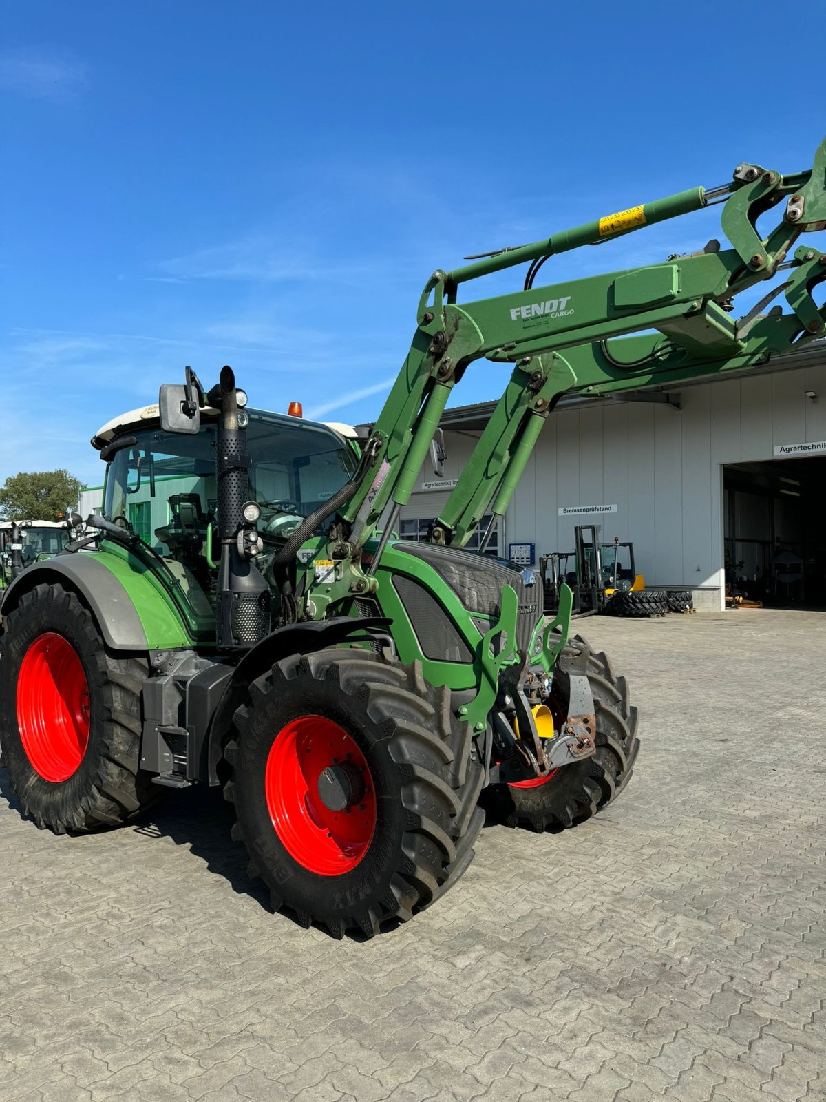 Traktor des Typs Fendt 516 Vario, Gebrauchtmaschine in Bevern (Bild 1)