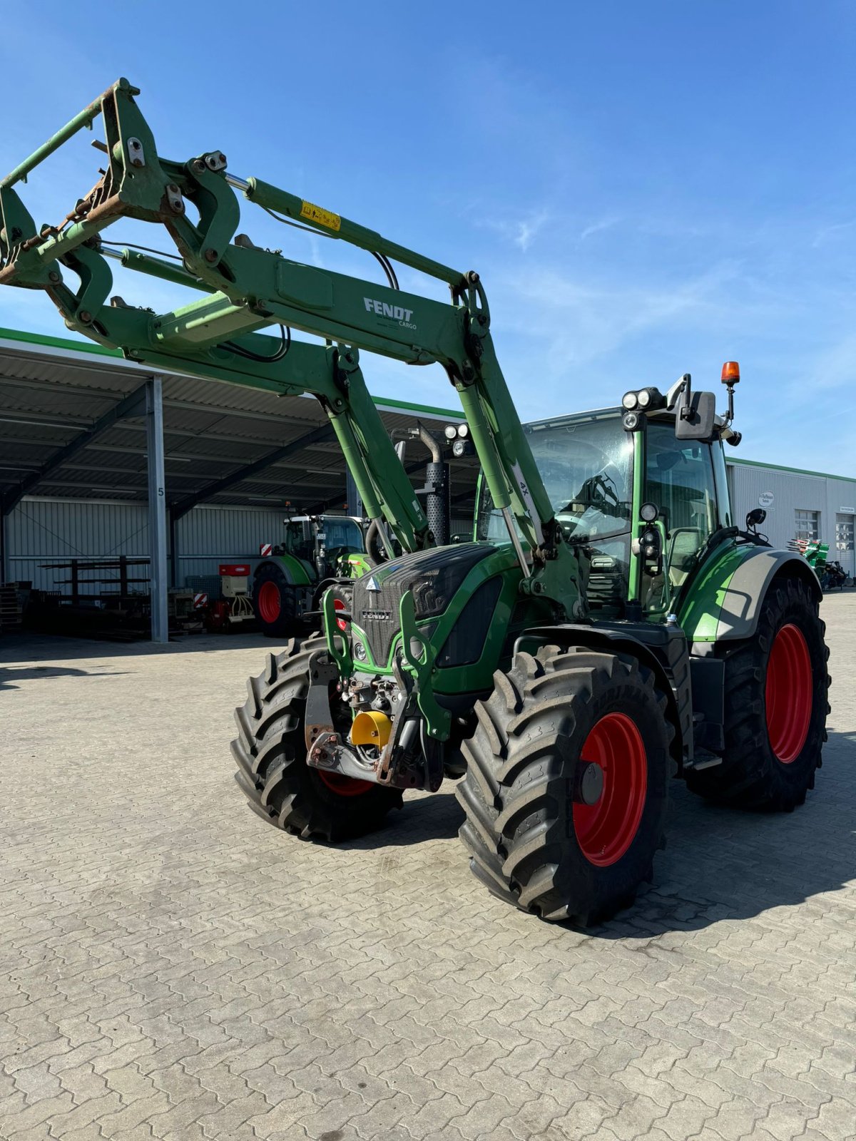 Traktor van het type Fendt 516 Vario, Gebrauchtmaschine in Bevern (Foto 2)