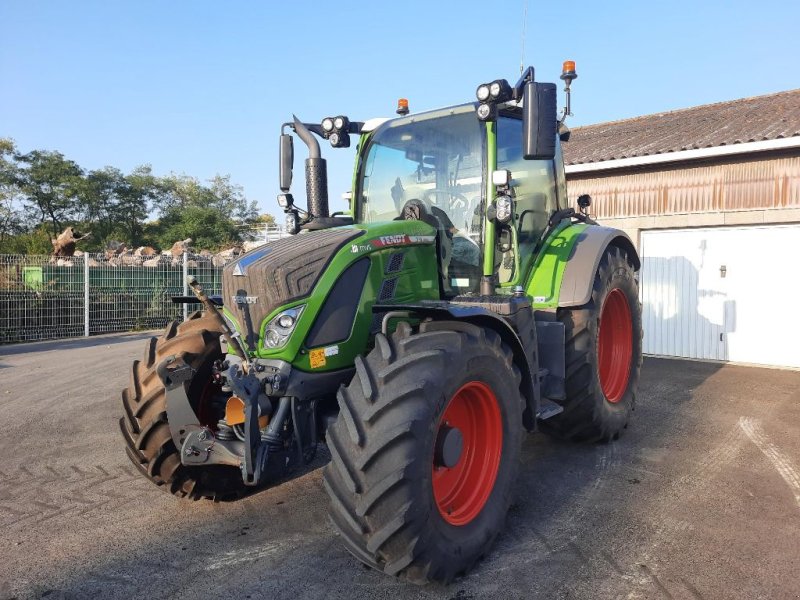 Traktor от тип Fendt 516 Vario, Gebrauchtmaschine в Doué-en-Anjou