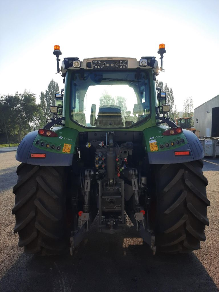 Traktor от тип Fendt 516 Vario, Gebrauchtmaschine в Doué-en-Anjou (Снимка 5)