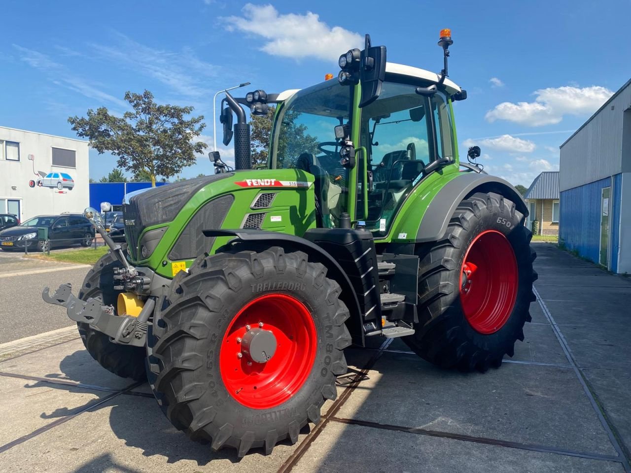 Traktor of the type Fendt 516, Neumaschine in Joure (Picture 2)