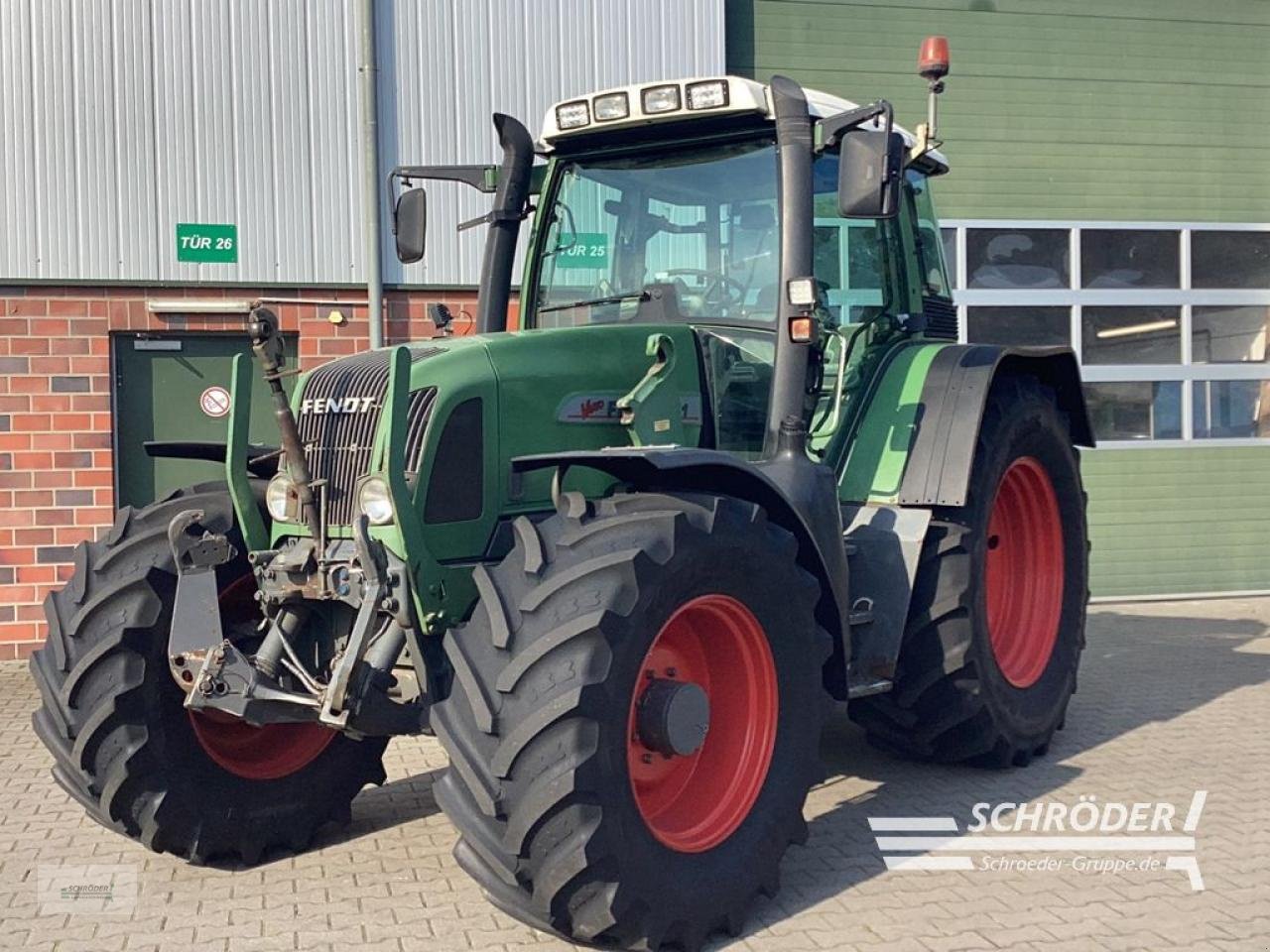 Traktor des Typs Fendt 711 VARIO TMS, Gebrauchtmaschine in Lastrup (Bild 1)