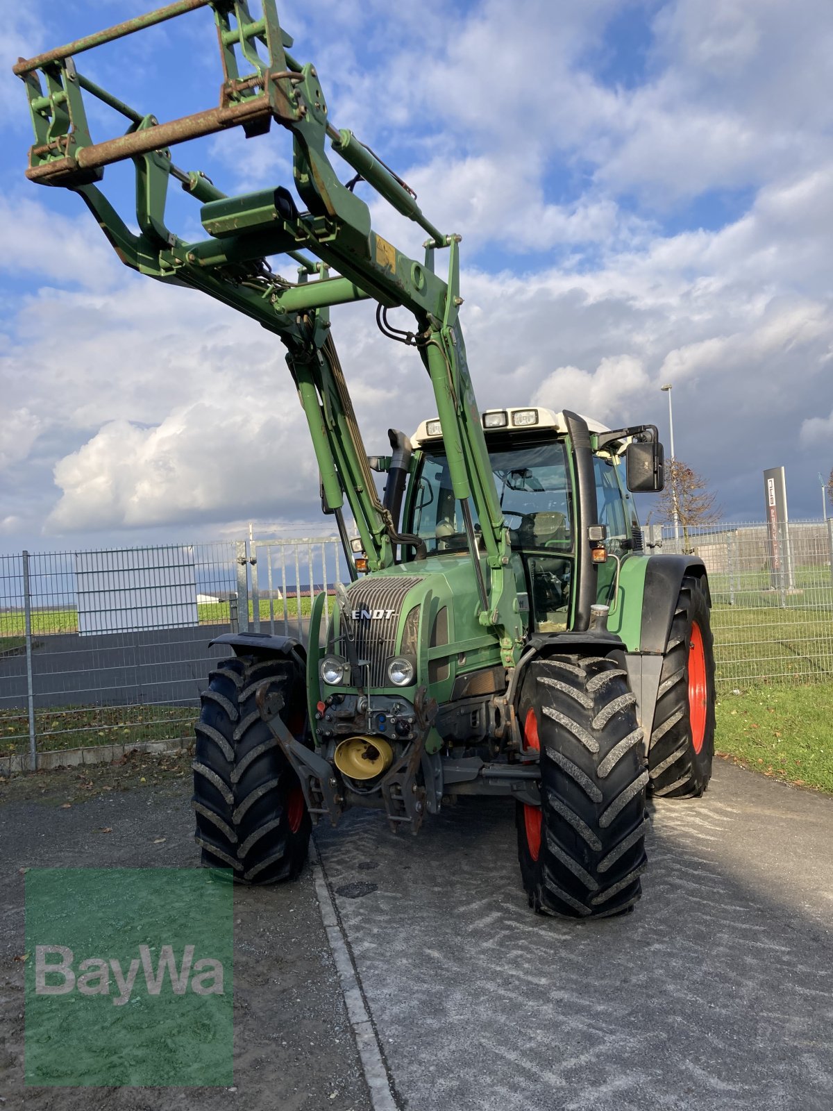 Traktor типа Fendt 711 Vario, Gebrauchtmaschine в Giebelstadt (Фотография 1)