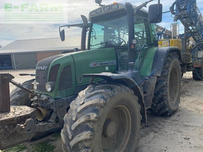 Traktor Türe ait Fendt 711, Gebrauchtmaschine içinde gg VEGHEL (resim 1)