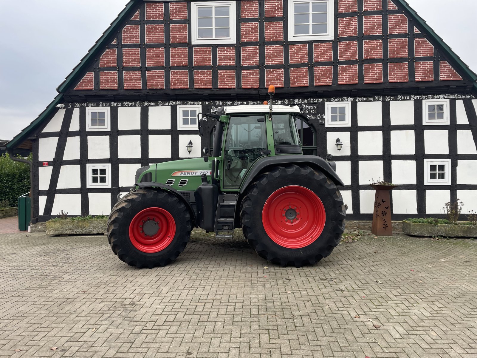 Traktor des Typs Fendt 712 Vario TMS, Gebrauchtmaschine in Hunteburg (Bild 2)