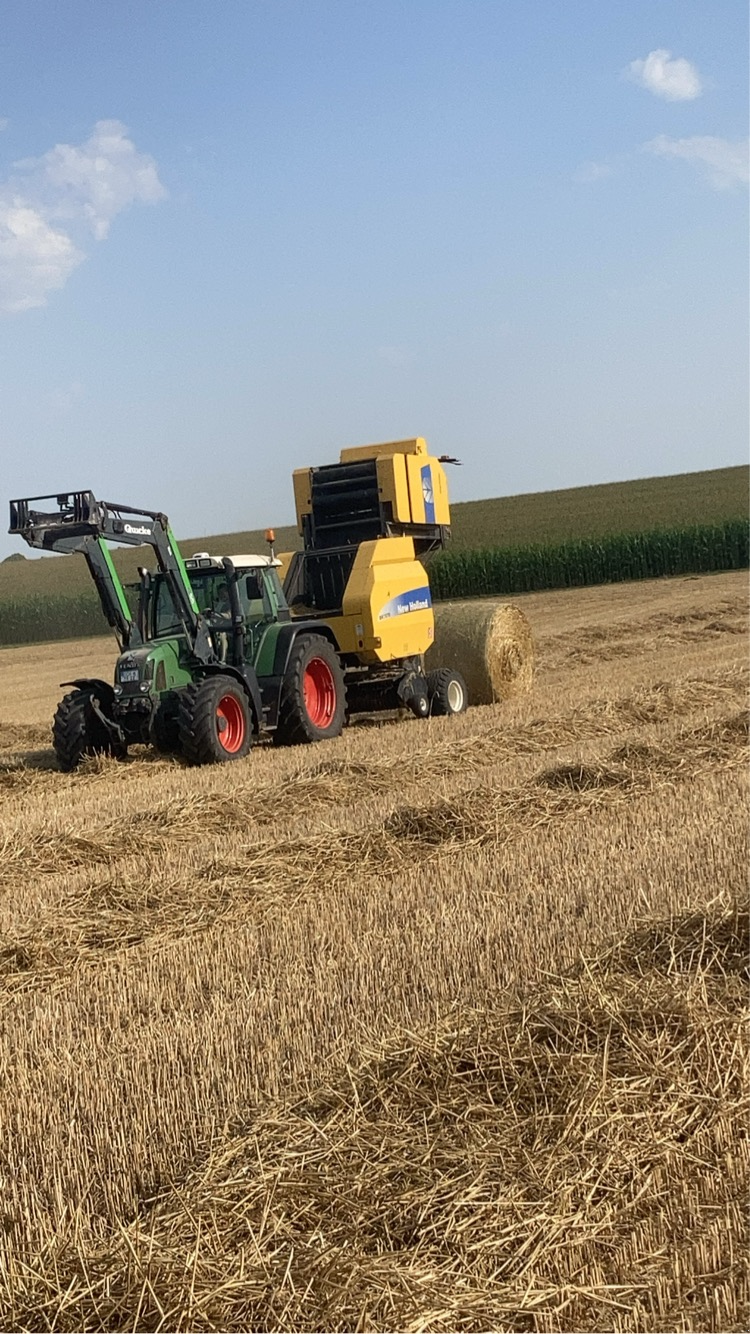 Traktor van het type Fendt 712 Vario, Gebrauchtmaschine in Reichenberg (Foto 2)