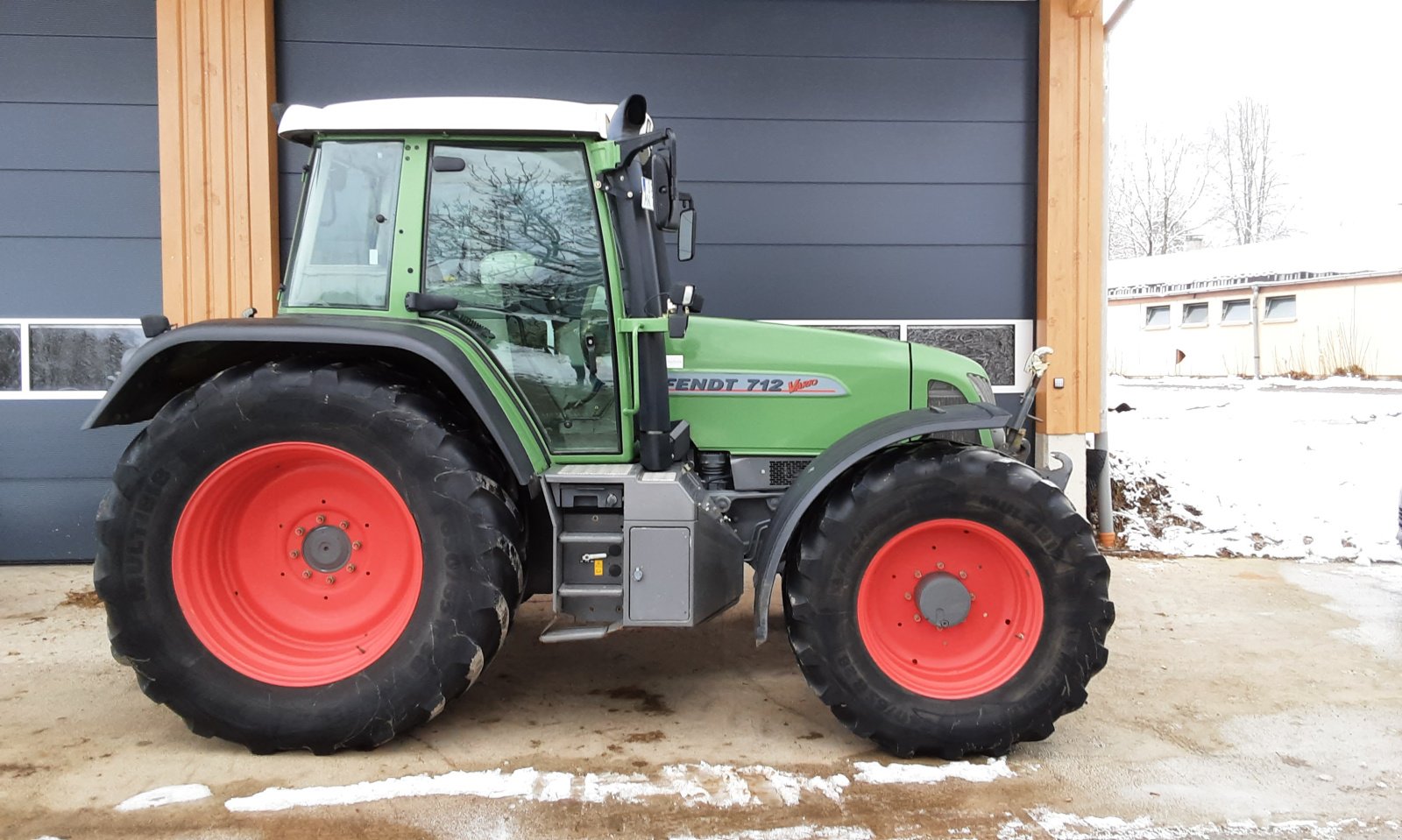 Traktor van het type Fendt 712, Gebrauchtmaschine in BUCHENBERG (Foto 1)