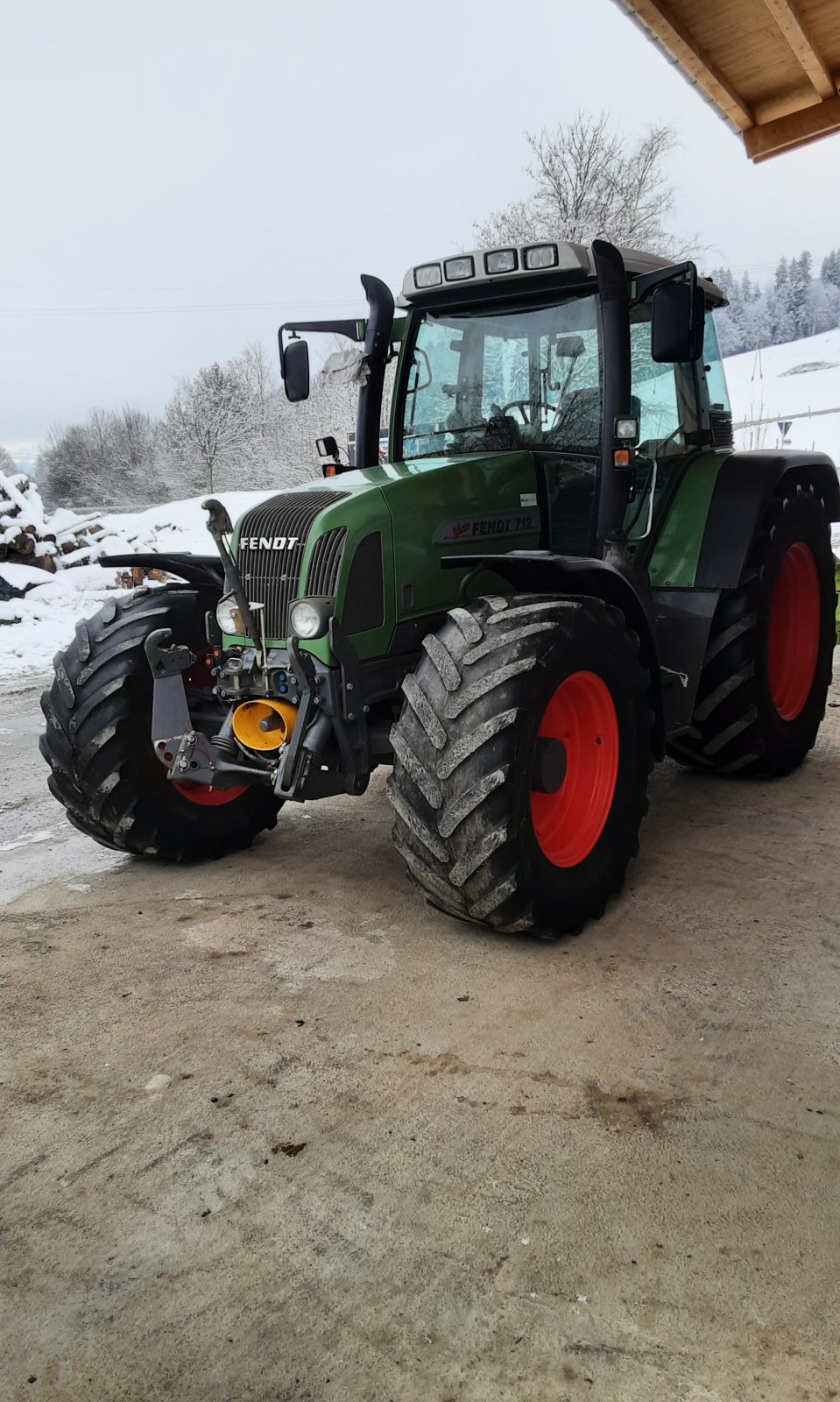 Traktor van het type Fendt 712, Gebrauchtmaschine in BUCHENBERG (Foto 4)