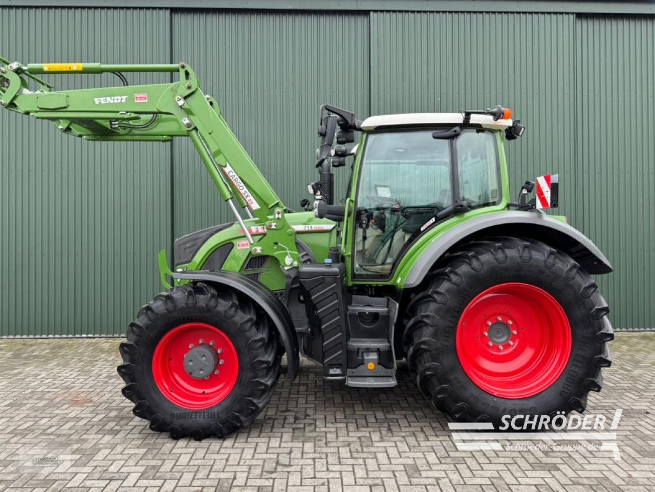 Traktor des Typs Fendt 714 VARIO GEN6 PROFI PLUS, Gebrauchtmaschine in Twistringen (Bild 2)