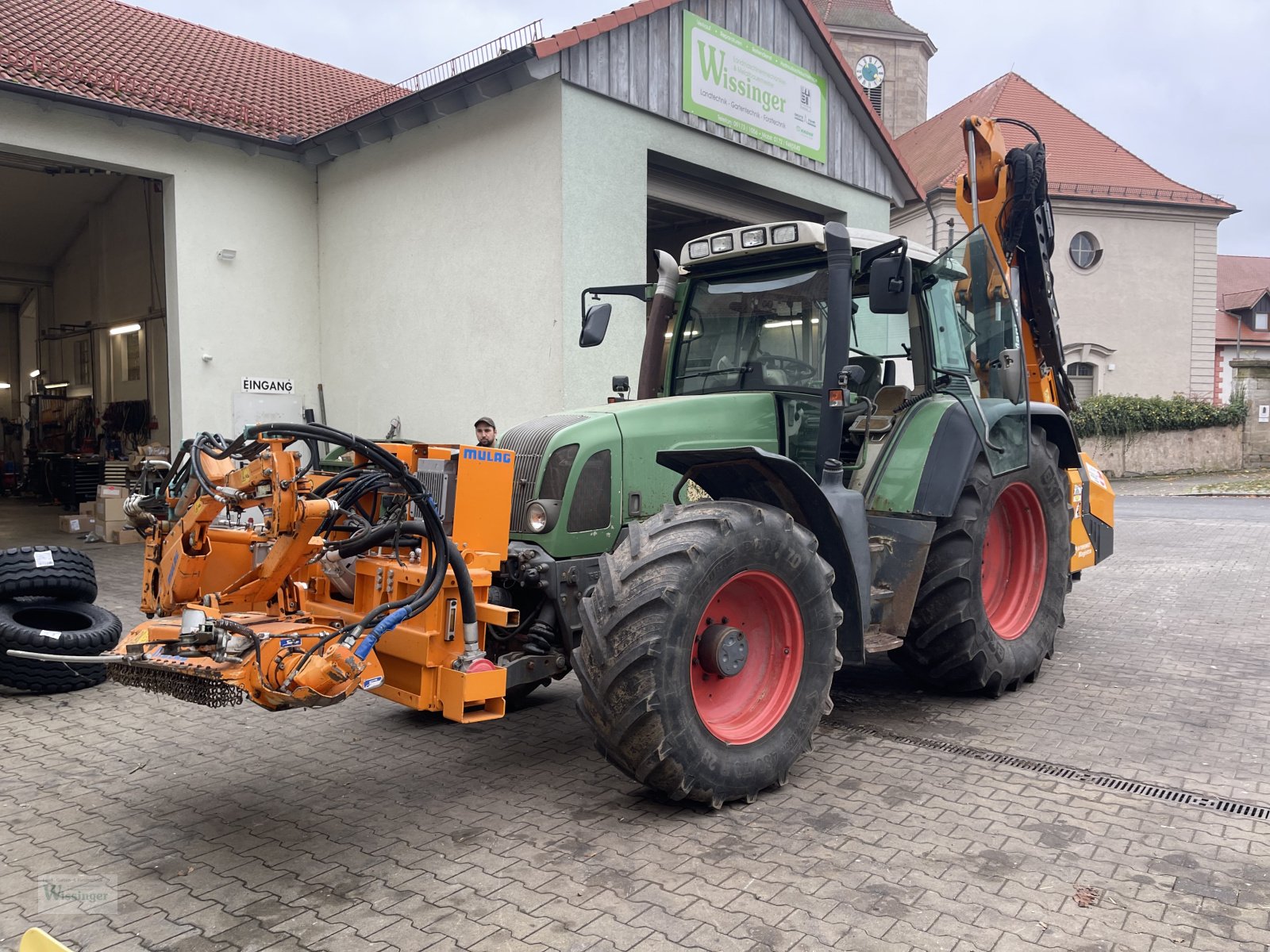 Traktor van het type Fendt 714 Vario mit Mulcher, Gebrauchtmaschine in Thalmässing (Foto 19)