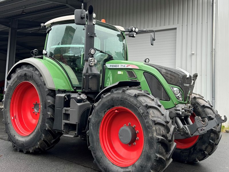 Traktor des Typs Fendt 714 Vario SCR Profi, Gebrauchtmaschine in Beedenbostel (Bild 1)