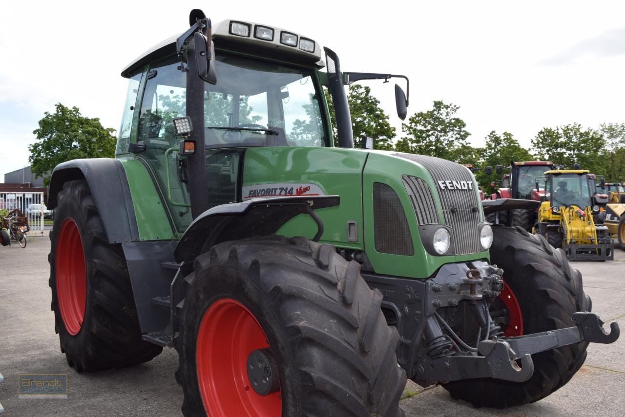 Traktor des Typs Fendt 714 Vario, Gebrauchtmaschine in Oyten (Bild 3)