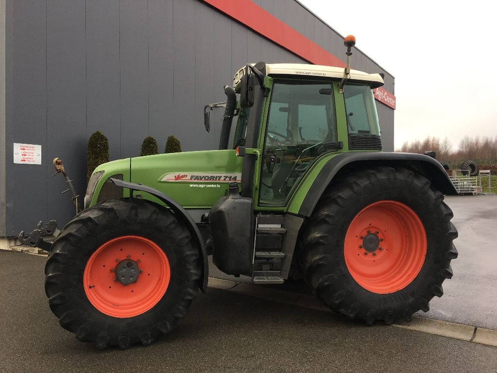 Traktor от тип Fendt 714, Gebrauchtmaschine в Allerborn (Снимка 1)