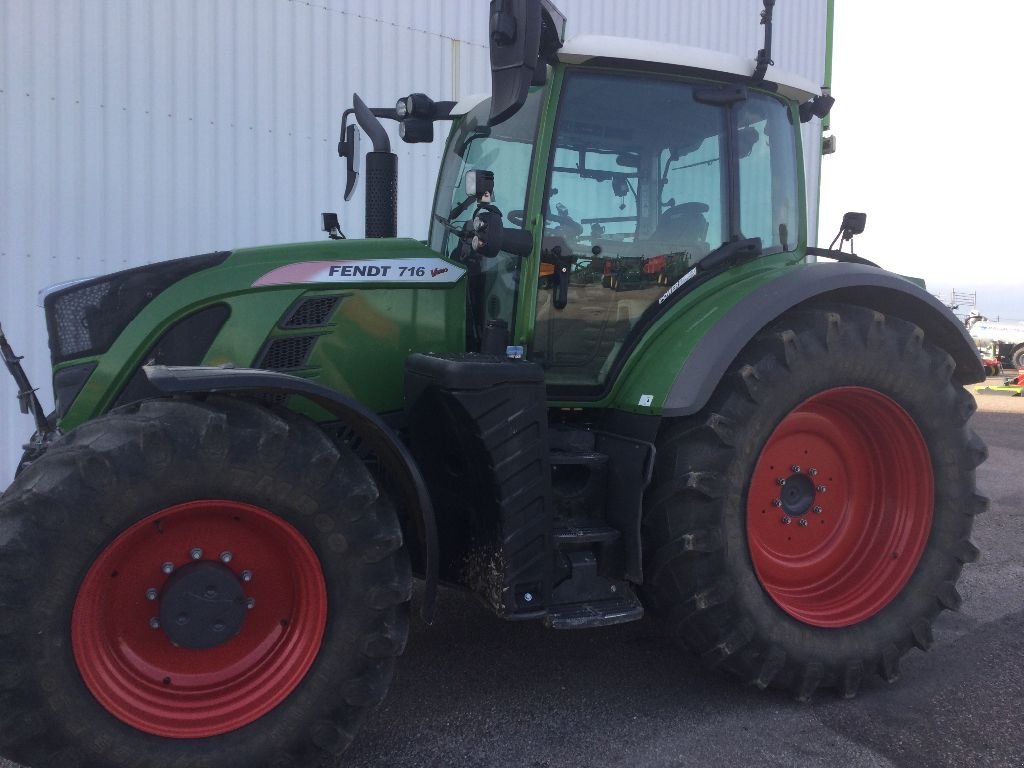 Traktor des Typs Fendt 716 power+, Gebrauchtmaschine in LISIEUX (Bild 2)