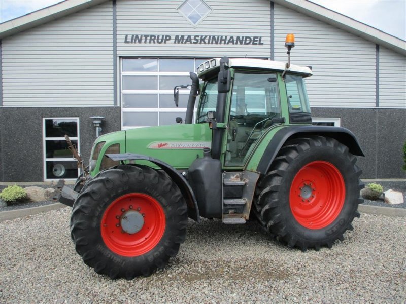 Traktor of the type Fendt 716 VARIO Med frontlift, Gebrauchtmaschine in Lintrup (Picture 1)