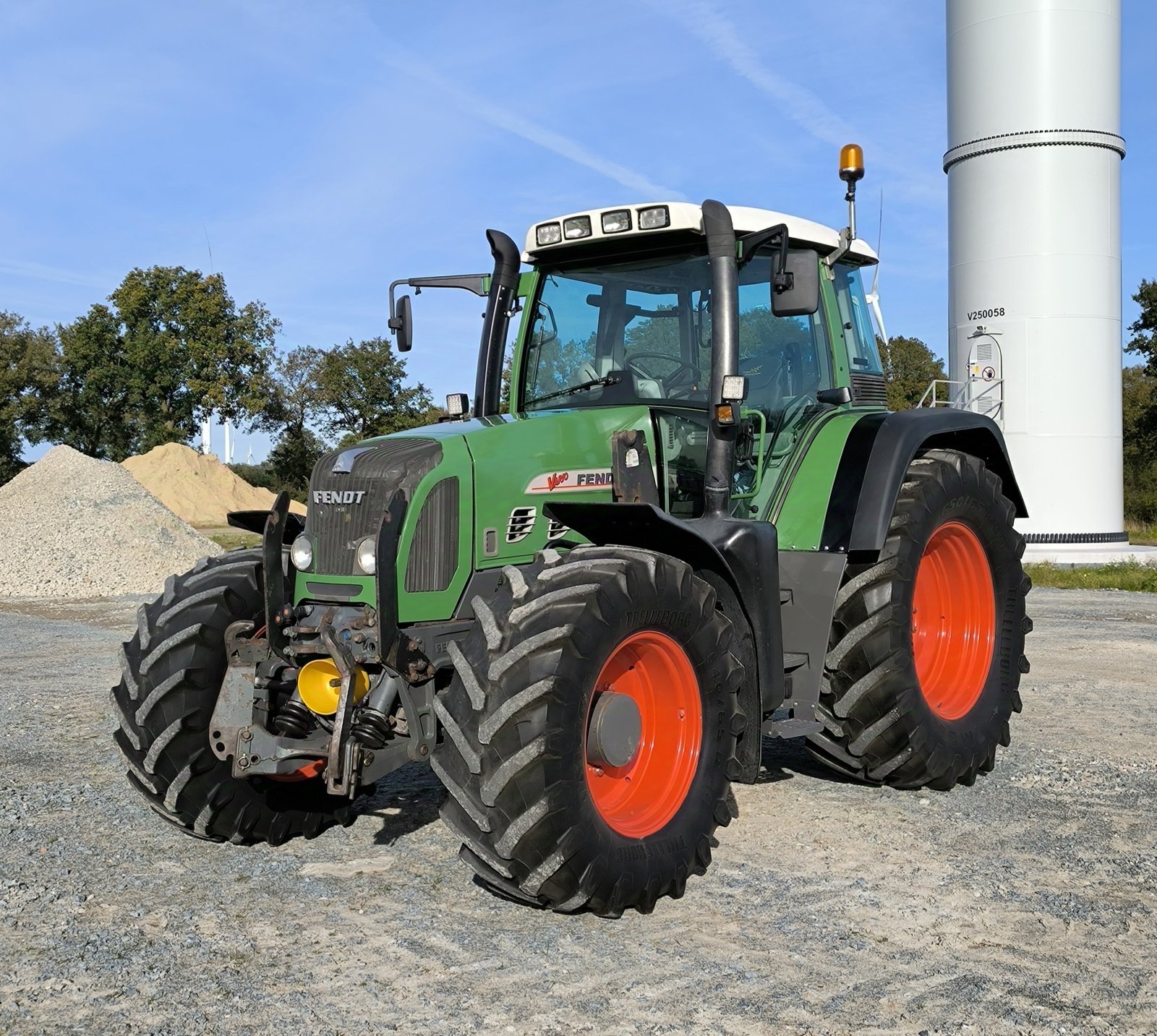 Traktor типа Fendt 716 Vario, Gebrauchtmaschine в Süderhastedt (Фотография 1)