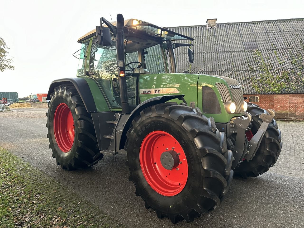 Traktor des Typs Fendt 716, Gebrauchtmaschine in Rossum (Bild 2)