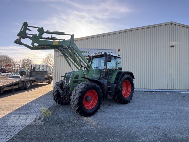 Traktor van het type Fendt 716, Gebrauchtmaschine in Aurich (Foto 1)