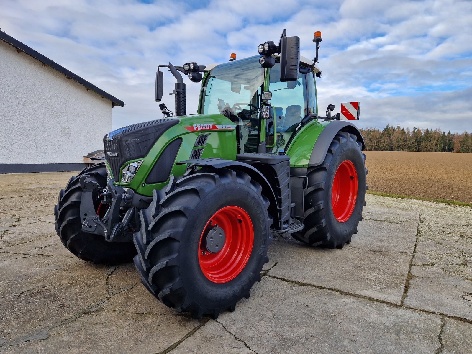 Traktor of the type Fendt 718/724 Vario Profi+ Gen6 Fendt One, Gebrauchtmaschine in Gerzen (Picture 1)