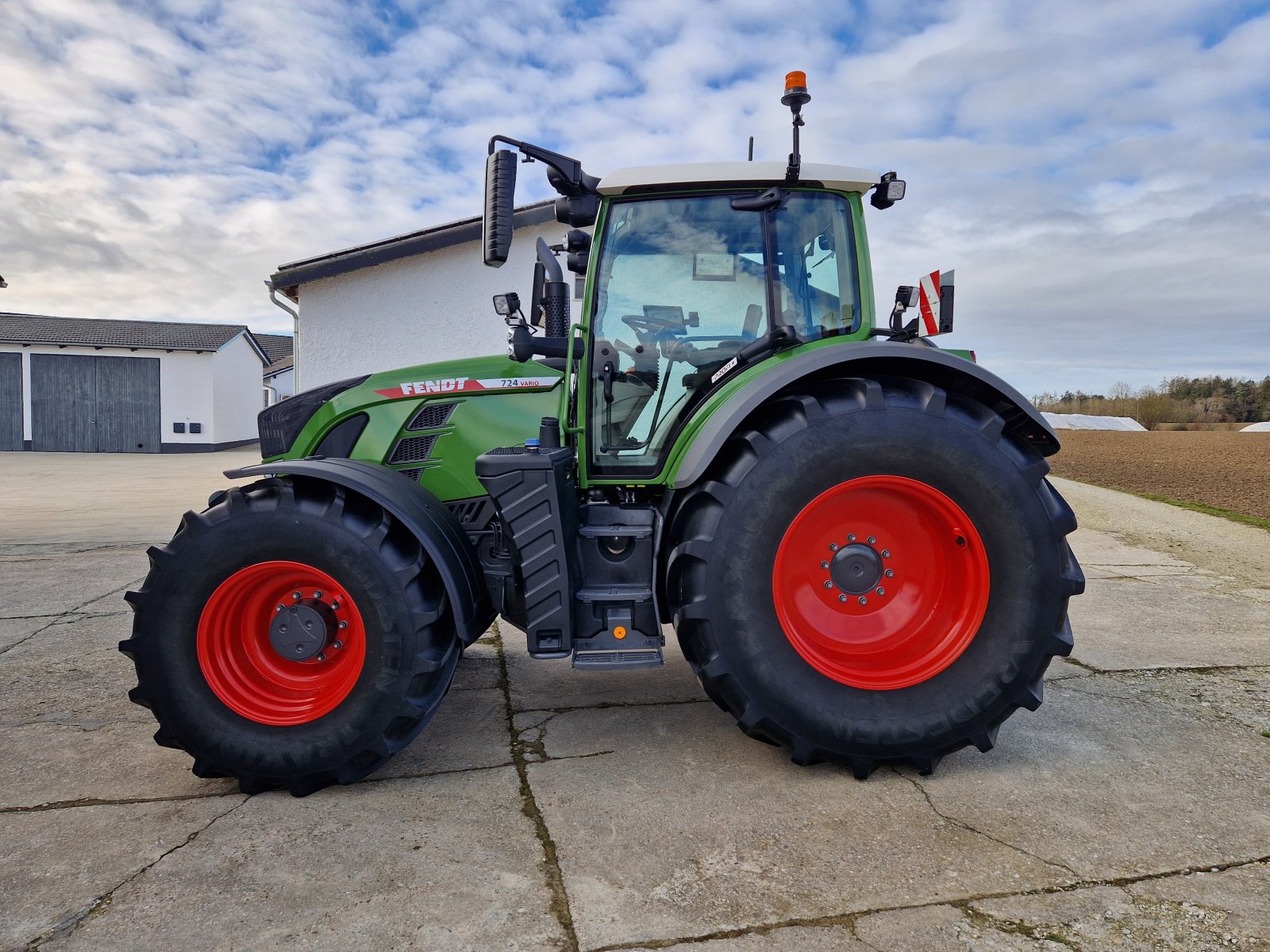 Traktor of the type Fendt 718/724 Vario Profi+ Gen6 Fendt One, Gebrauchtmaschine in Gerzen (Picture 2)