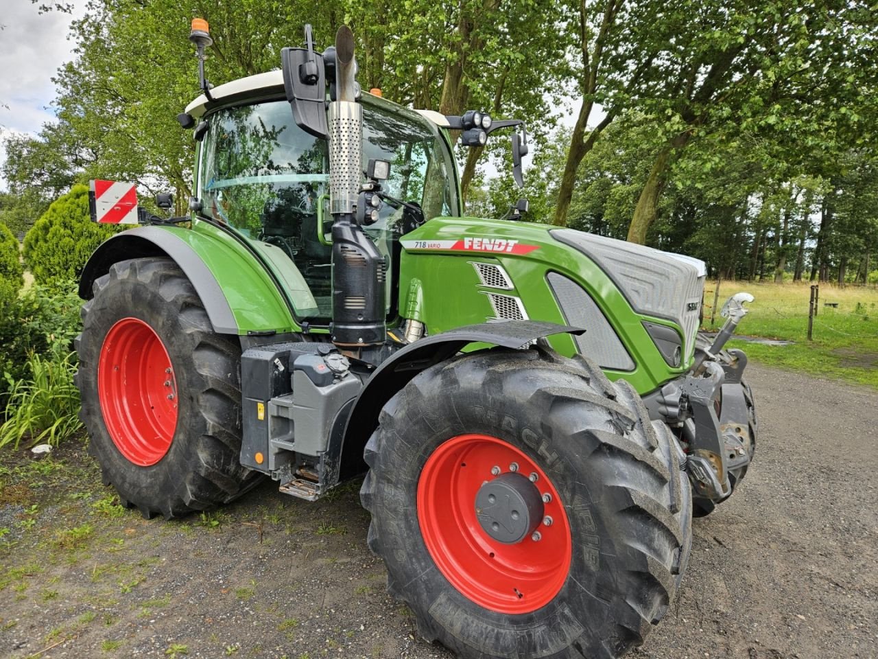 Traktor typu Fendt 718 Gen6 Design Line 3600h 724, Gebrauchtmaschine v Bergen op Zoom (Obrázok 2)