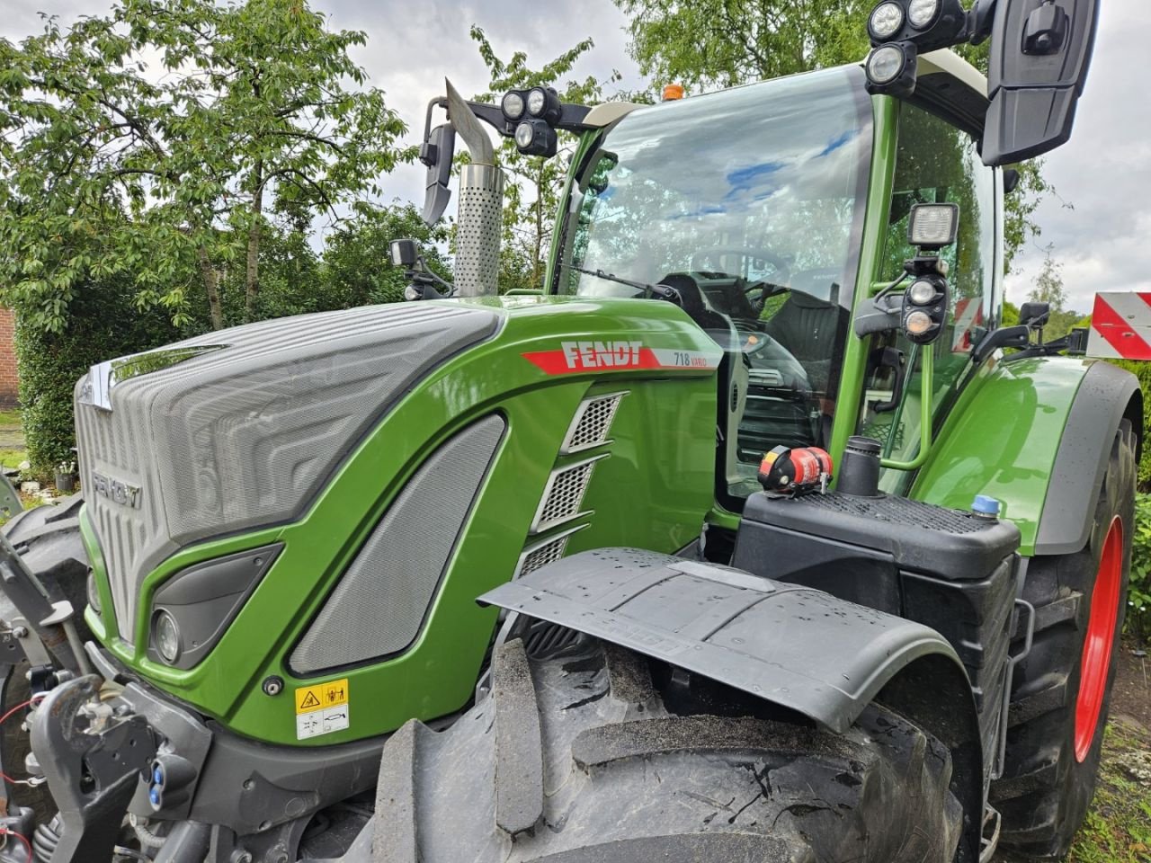 Traktor Türe ait Fendt 718 Gen6 Design Line 3600h 724, Gebrauchtmaschine içinde Bergen op Zoom (resim 3)