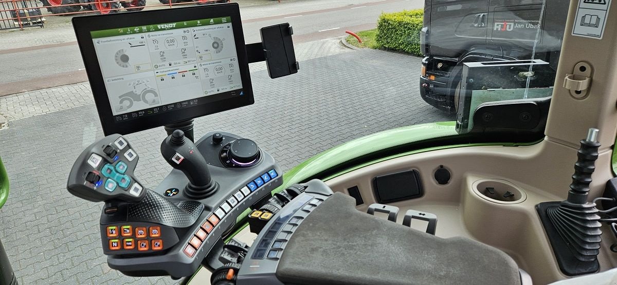 Traktor tip Fendt 718 Gen6 PowerPlus, Gebrauchtmaschine in Staphorst (Poză 6)