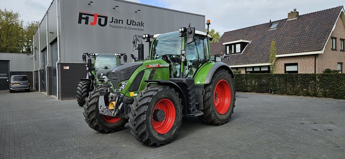 Traktor типа Fendt 718 Gen6 PowerPlus, Gebrauchtmaschine в Staphorst (Фотография 1)