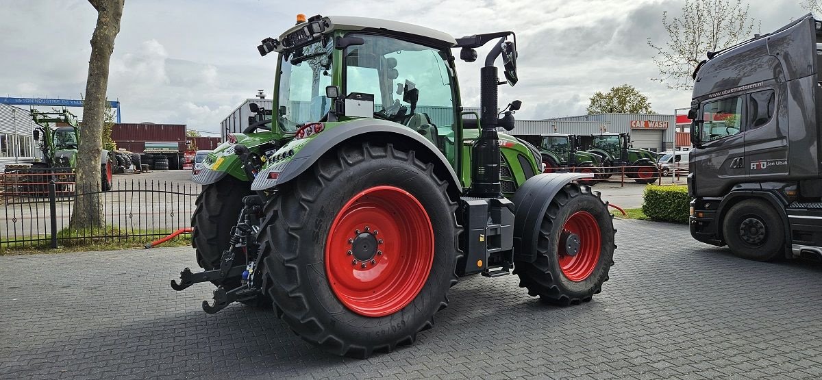 Traktor типа Fendt 718 Gen6 PowerPlus, Gebrauchtmaschine в Staphorst (Фотография 4)