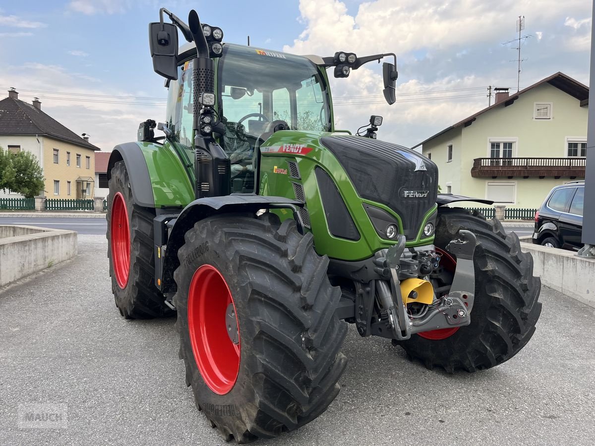 Traktor des Typs Fendt 718 Power+ Setting 2, Vorführmaschine in Burgkirchen (Bild 2)