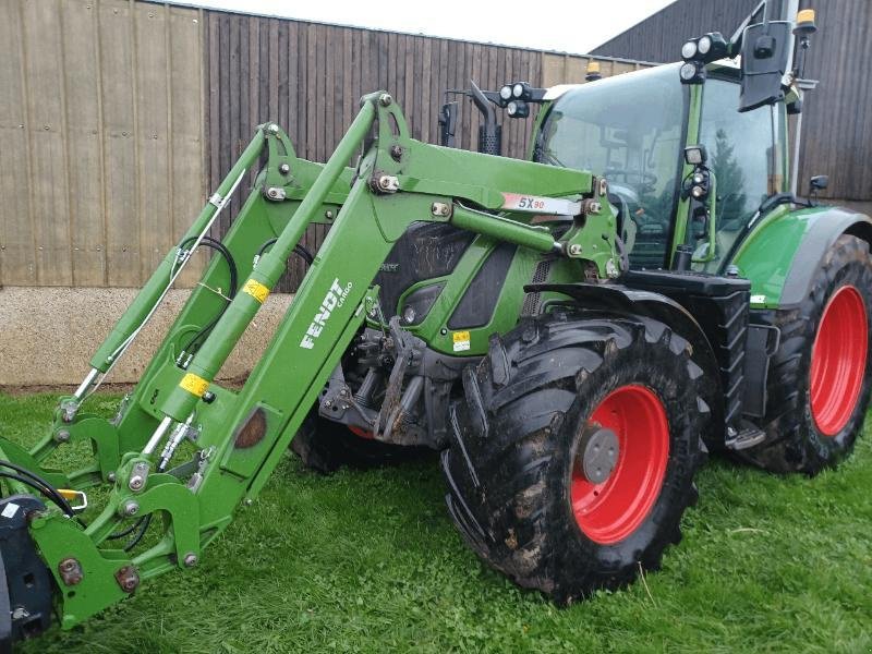 Traktor des Typs Fendt 718 POWER, Gebrauchtmaschine in Wargnies Le Grand (Bild 1)