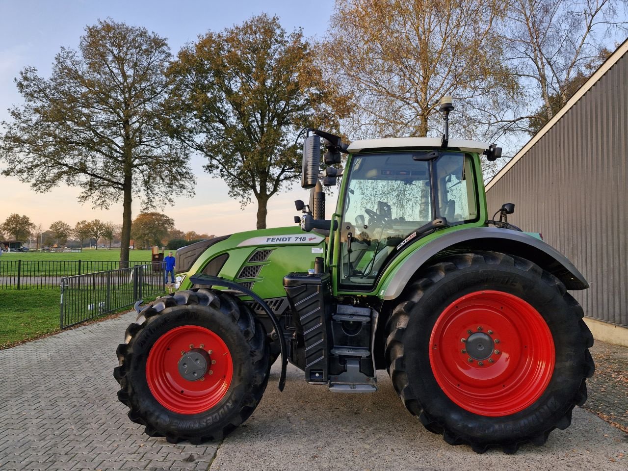 Traktor des Typs Fendt 718 profi plus, Gebrauchtmaschine in Daarle (Bild 2)