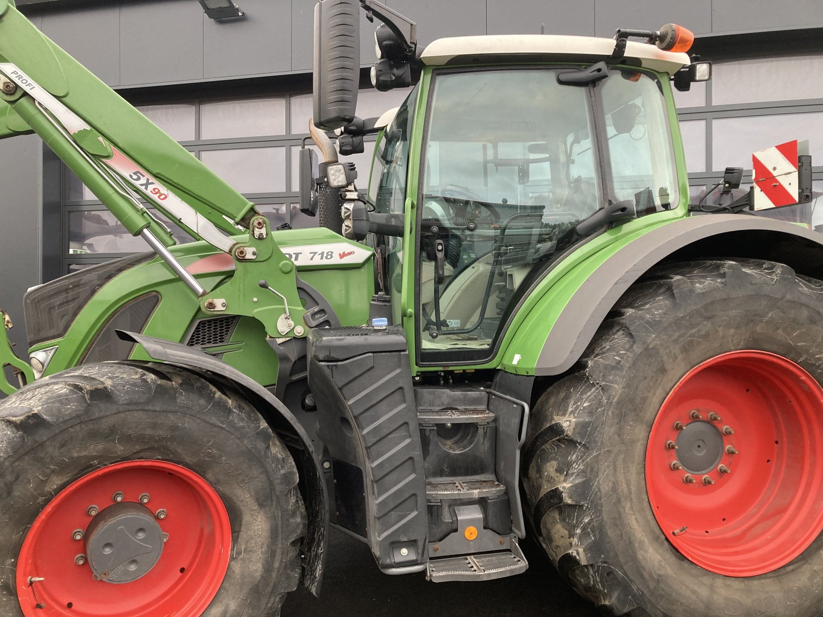 Traktor van het type Fendt 718 S4 Profi Plus RTK, Gebrauchtmaschine in Wülfershausen an der Saale (Foto 3)