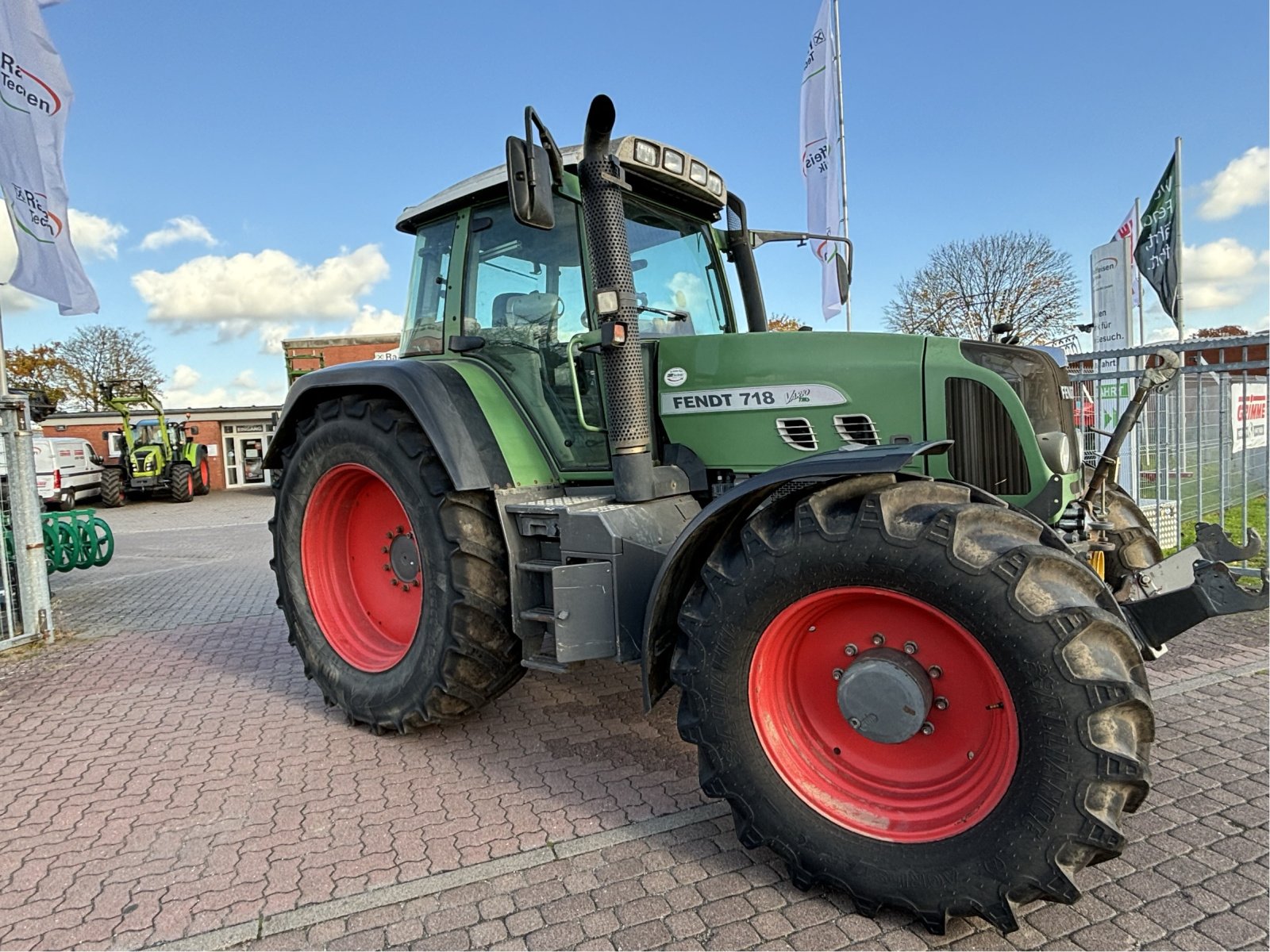 Traktor от тип Fendt 718 TMS, Gebrauchtmaschine в Elmenhorst-Lanken (Снимка 3)