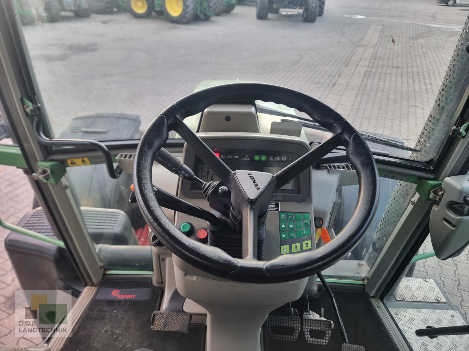 Traktor от тип Fendt 718 Vario COMIII, Gebrauchtmaschine в Regensburg (Снимка 16)