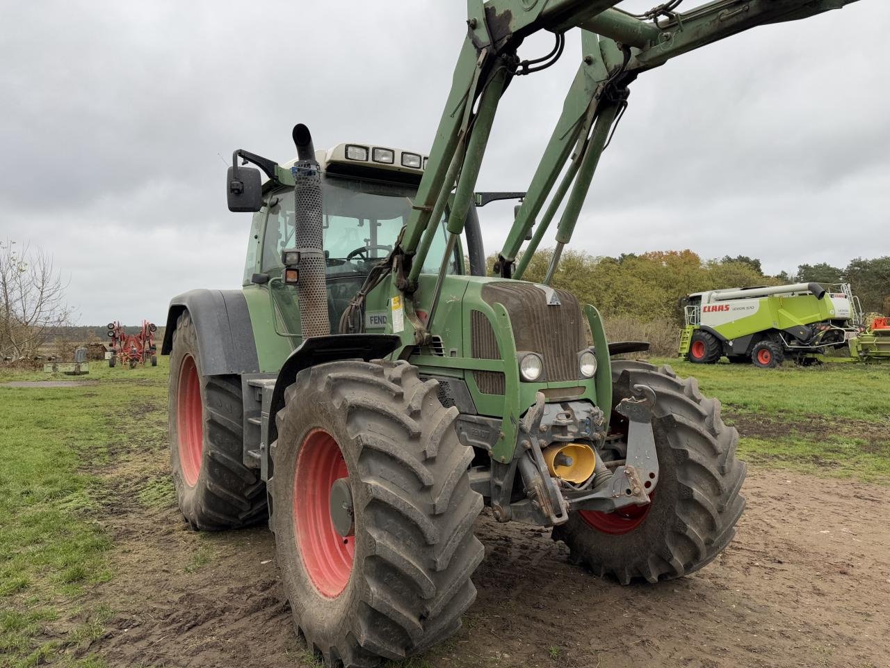 Traktor типа Fendt 718 Vario Frontlader, FKH, FZW, Gebrauchtmaschine в Könnern (Фотография 4)