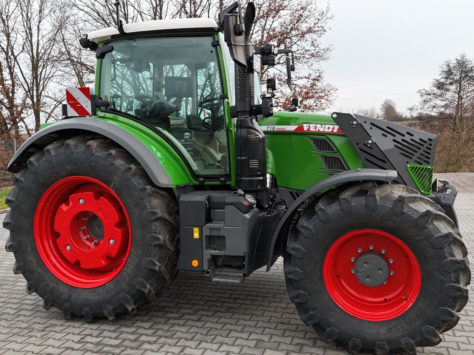 Traktor типа Fendt 718 Vario Gen 6, Gebrauchtmaschine в Nittenau (Фотография 3)