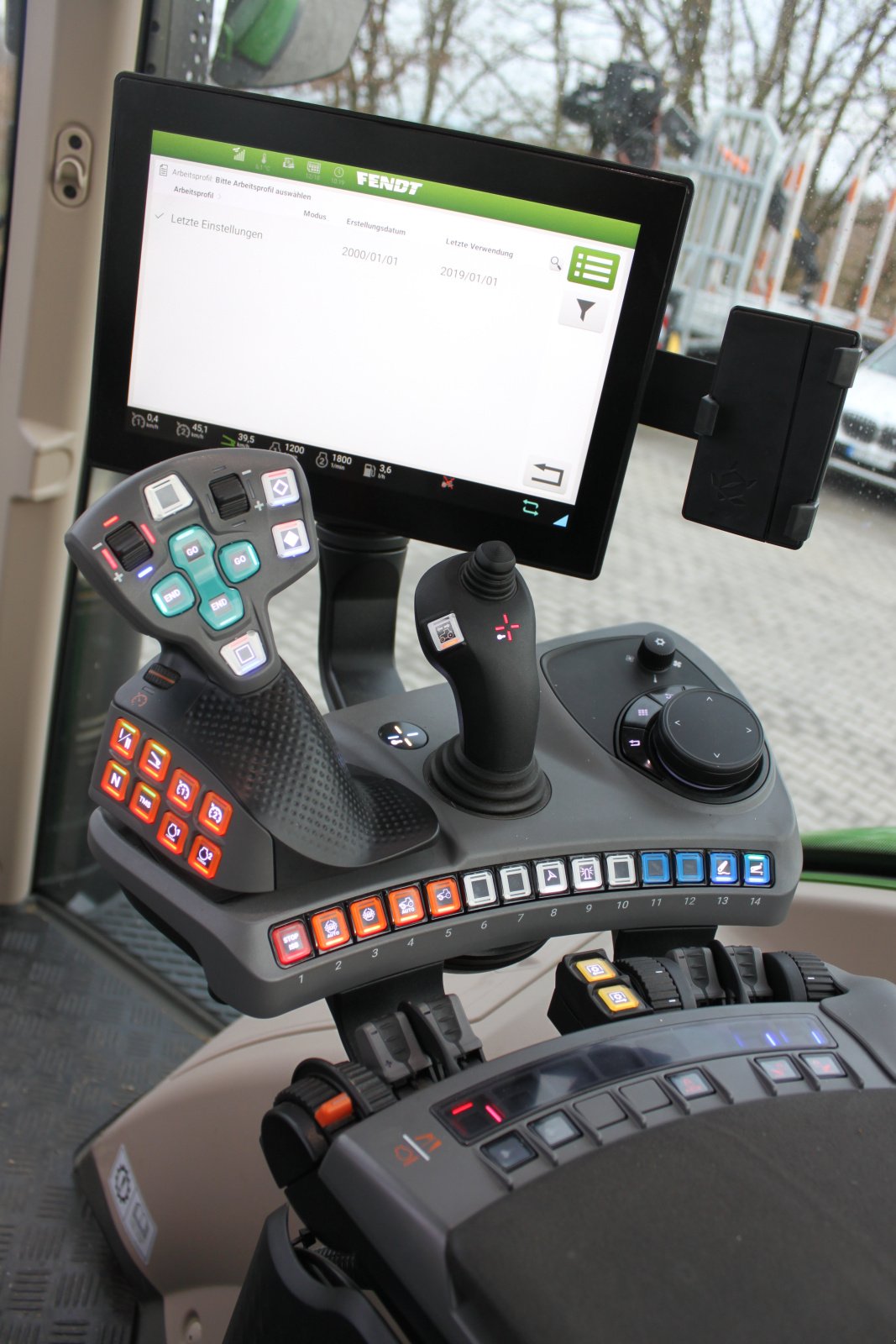 Traktor типа Fendt 718 Vario Gen 6, Gebrauchtmaschine в Nittenau (Фотография 5)